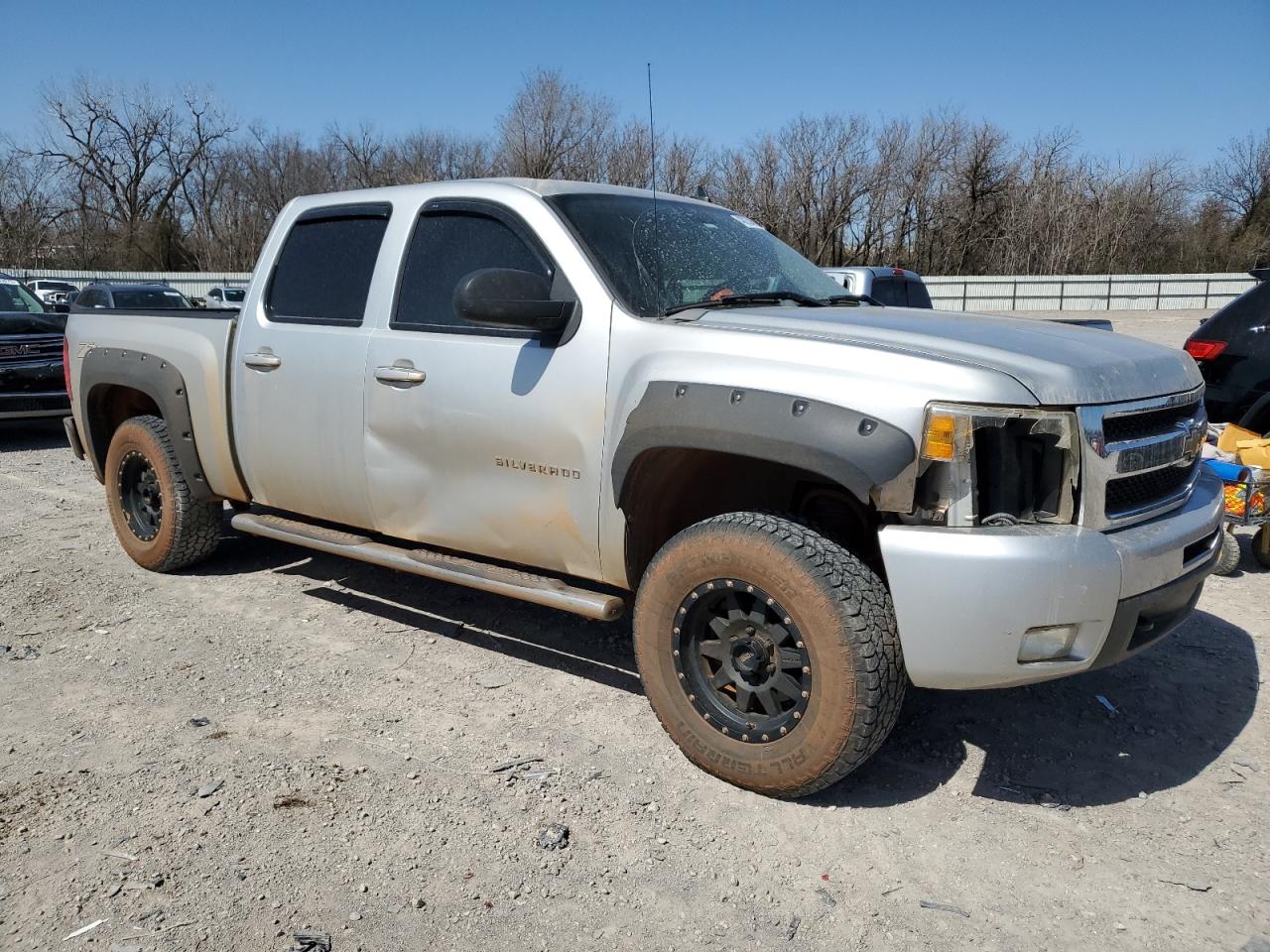 2011 Chevrolet Silverado VIN 3GCPKTE36BG274881 Copart auction photo, front end / side damage thumbnail 4