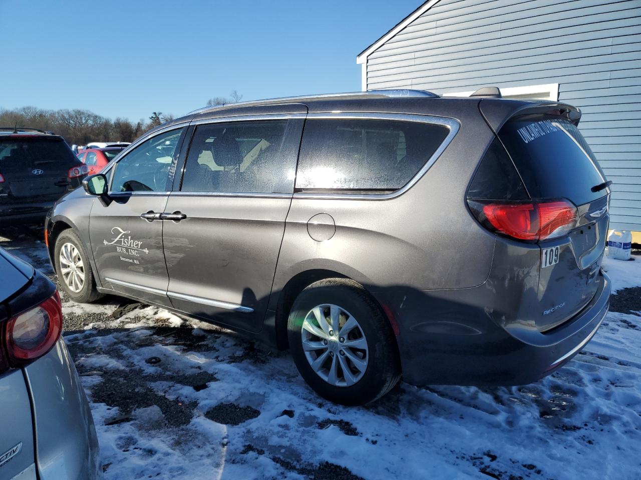 2019 Chrysler Pacifica VIN 2C4RC1BG4KR721221 Copart auction photo, front end / minor dent/scratches damage thumbnail 2