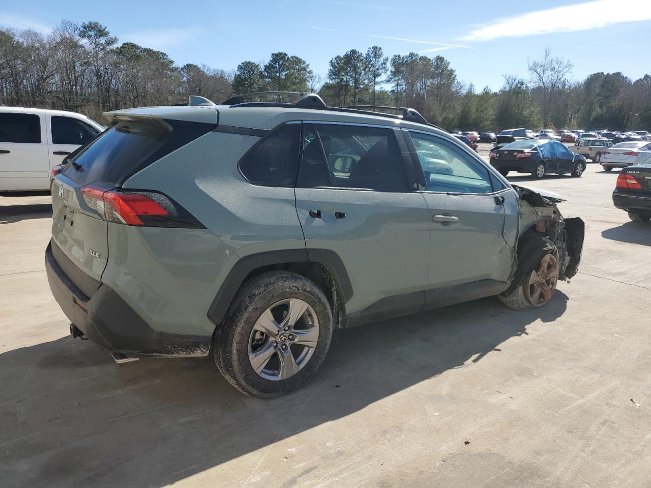 2022 Toyota RAV 4 VIN 2T3W1RFV4NW211316 Copart auction photo, front end damage thumbnail 3