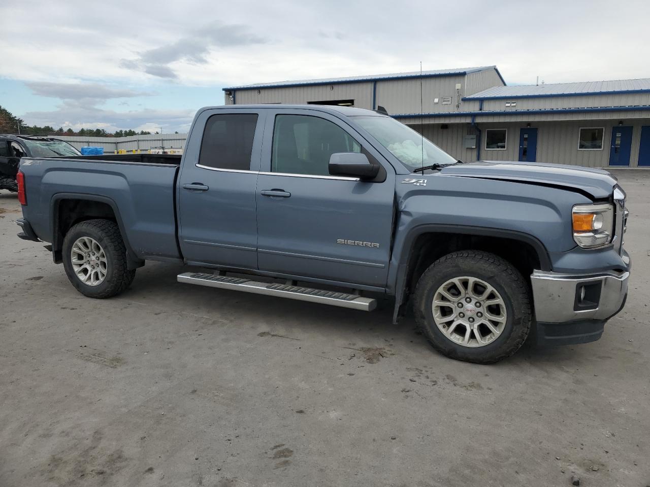 2015 GMC Sierra VIN 1GTV2UEC8FZ435122 Copart auction photo, front end / side damage thumbnail 4