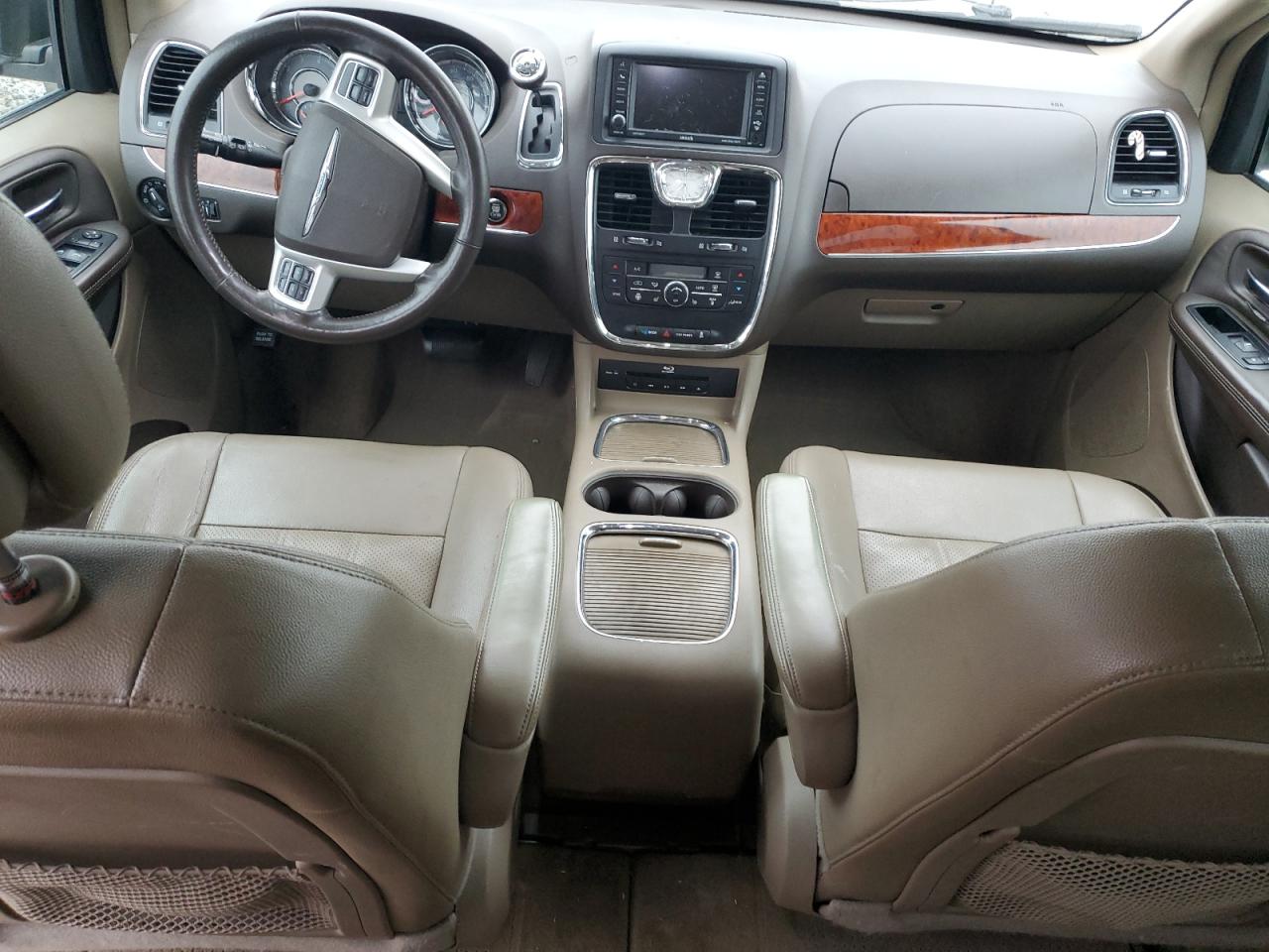 2015 Chrysler Town & Country VIN 2C4RC1CG0FR573041 Copart auction photo, front end / side damage thumbnail 8