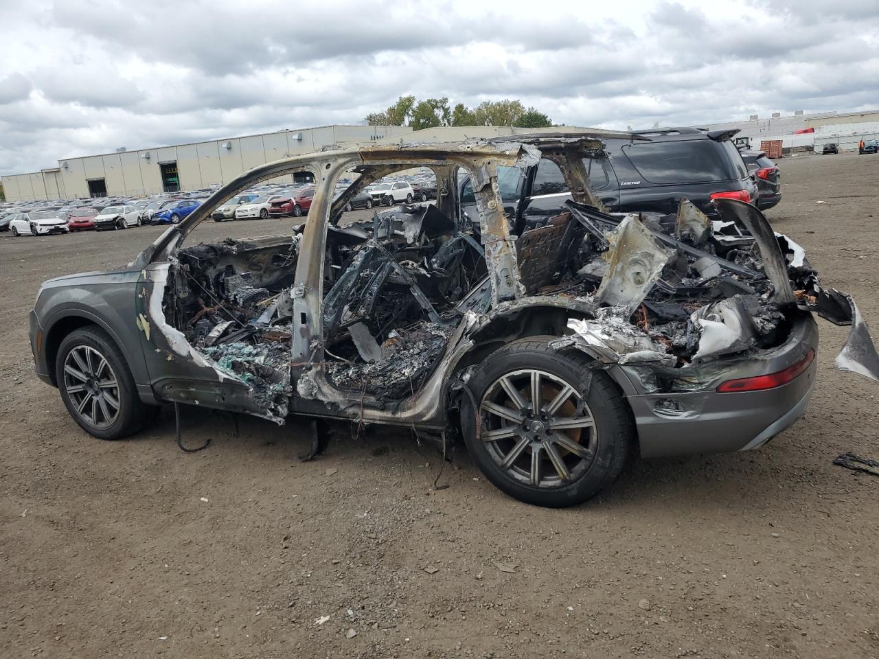 2017 Audi Q7 VIN WA1VAAF72HD004109 Copart auction photo, burn damage thumbnail 2