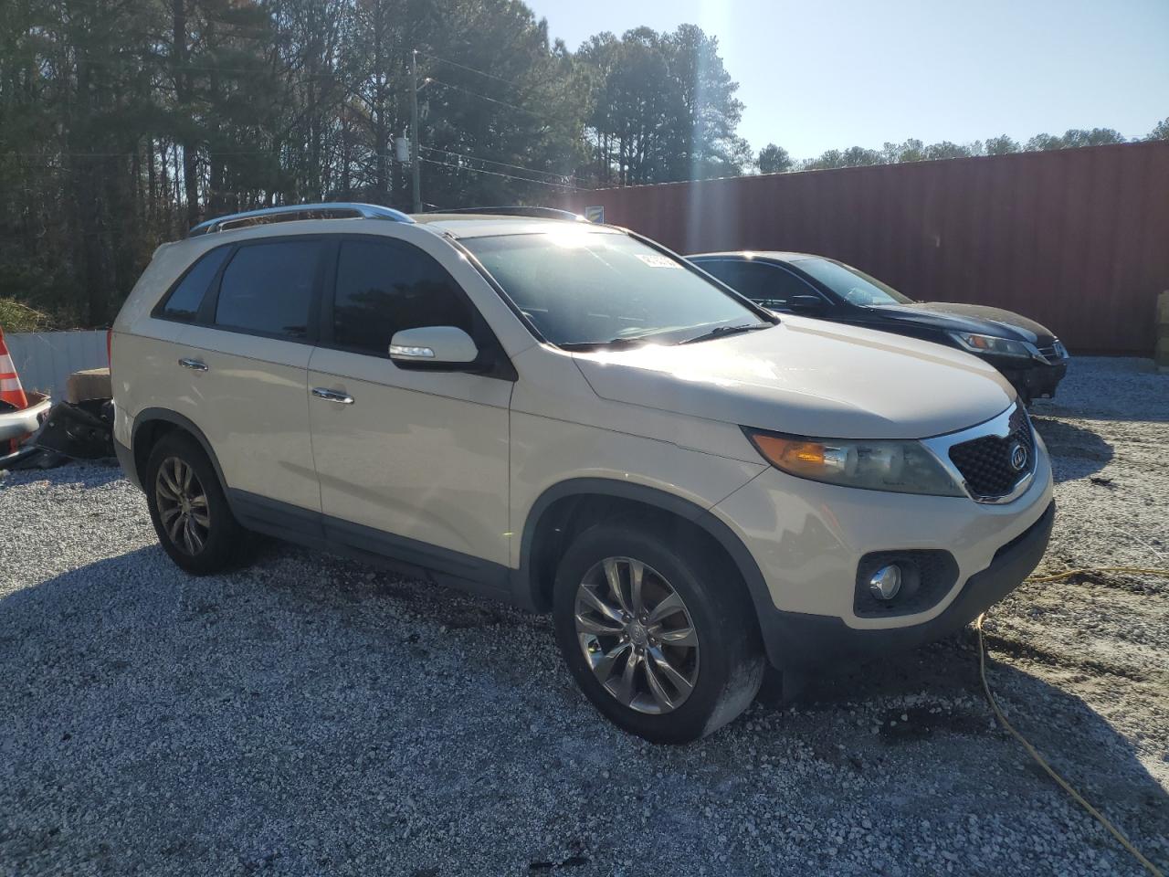 2011 KIA Sorento VIN 5XYKU4A27BG140953 Copart auction photo, mechanical / minor dent/scratches damage thumbnail 4