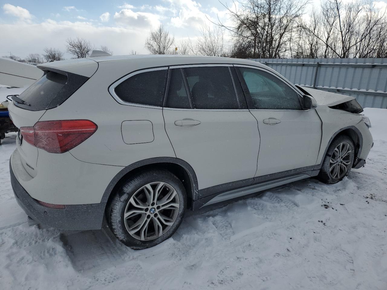2019 BMW X1 VIN WBXHT3C57K5N42322 Copart auction photo, front end / side damage thumbnail 3