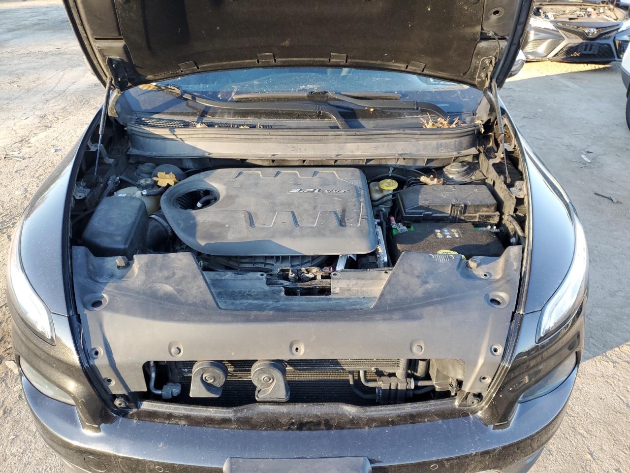2014 Jeep Grand Cherokee VIN 1C4PJMDSXEW142018 Copart auction photo, biohazard/chemical / minor dent/scratches damage thumbnail 12
