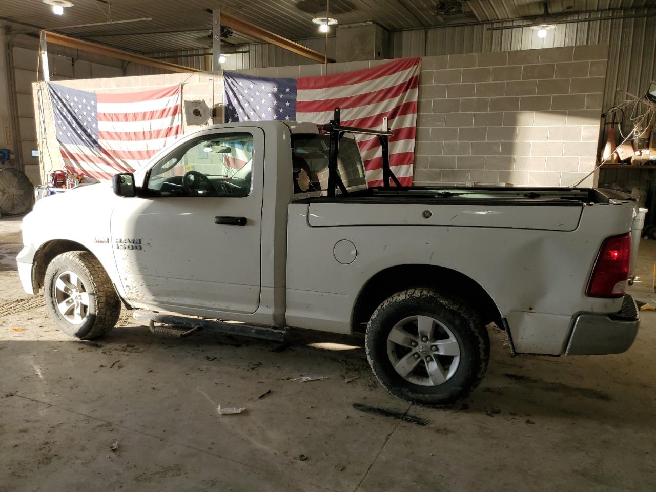 2016 RAM 1500 VIN 3C6JR7AT9GG184203 Copart auction photo, side / rear end damage thumbnail 2