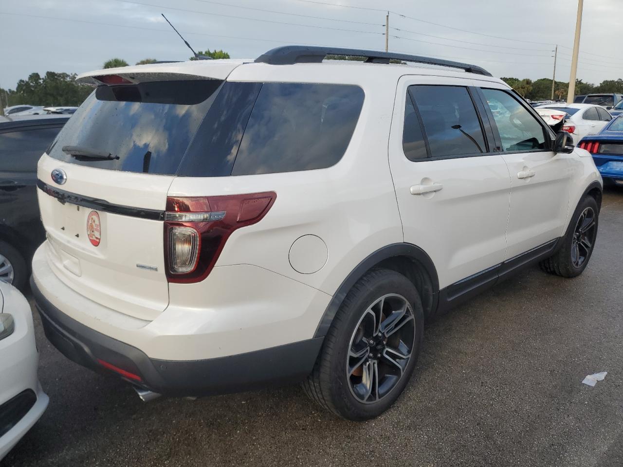 2015 Ford Explorer VIN 1FM5K8GT6FGC11679 Copart auction photo, water/flood damage thumbnail 3