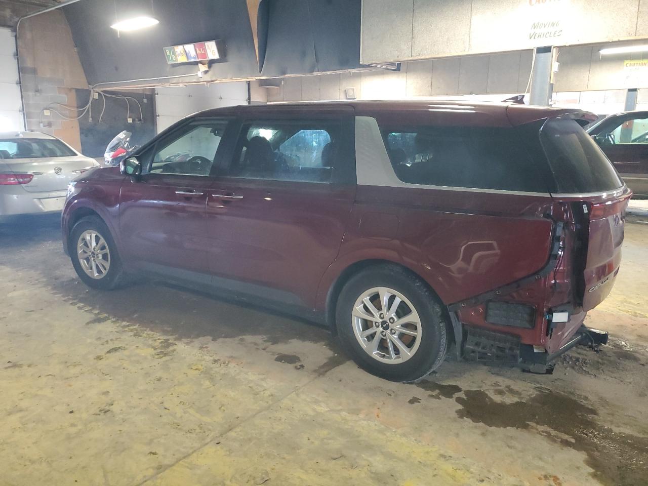 2022 KIA Carnival VIN KNDNB4H31N6136325 Copart auction photo, rear end / undercarriage damage thumbnail 2