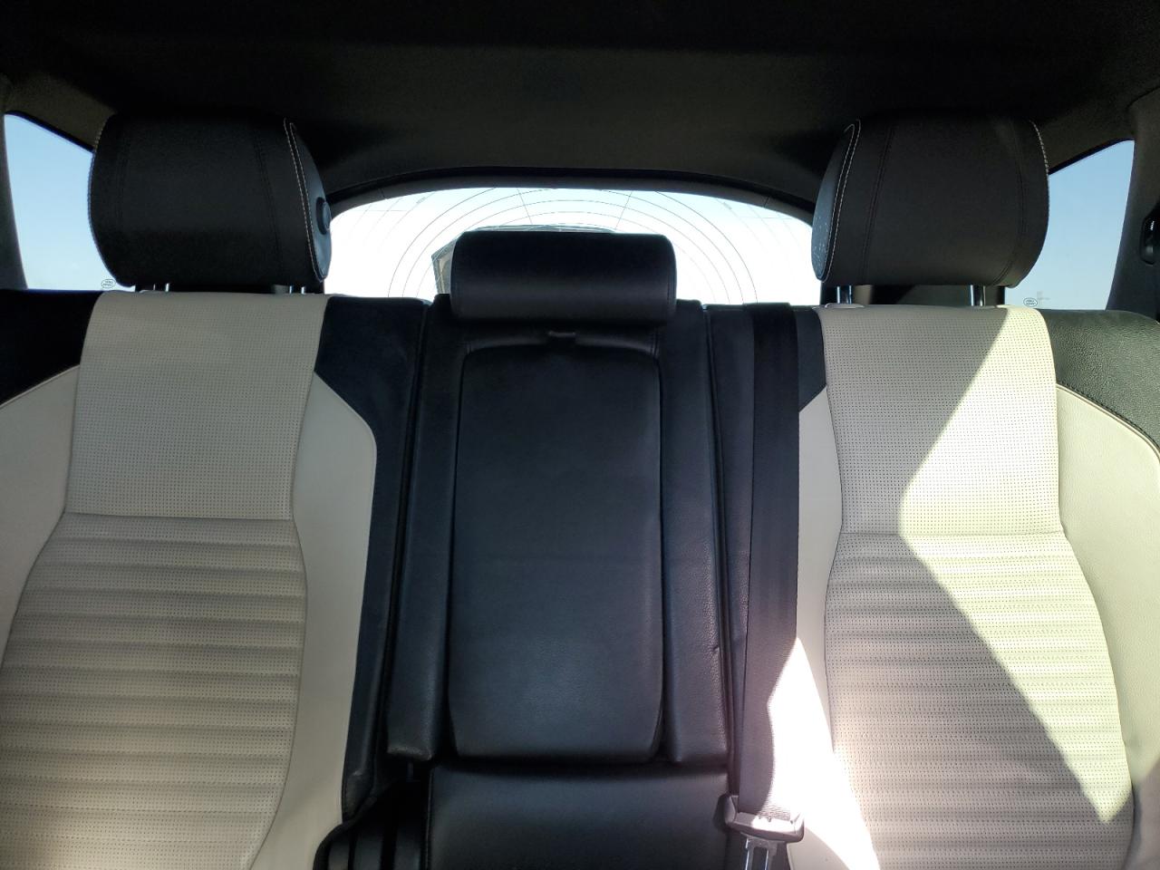 2020 Land Rover Discovery VIN SALCL2FX2LH833088 Copart auction photo, water/flood / minor dent/scratches damage thumbnail 10
