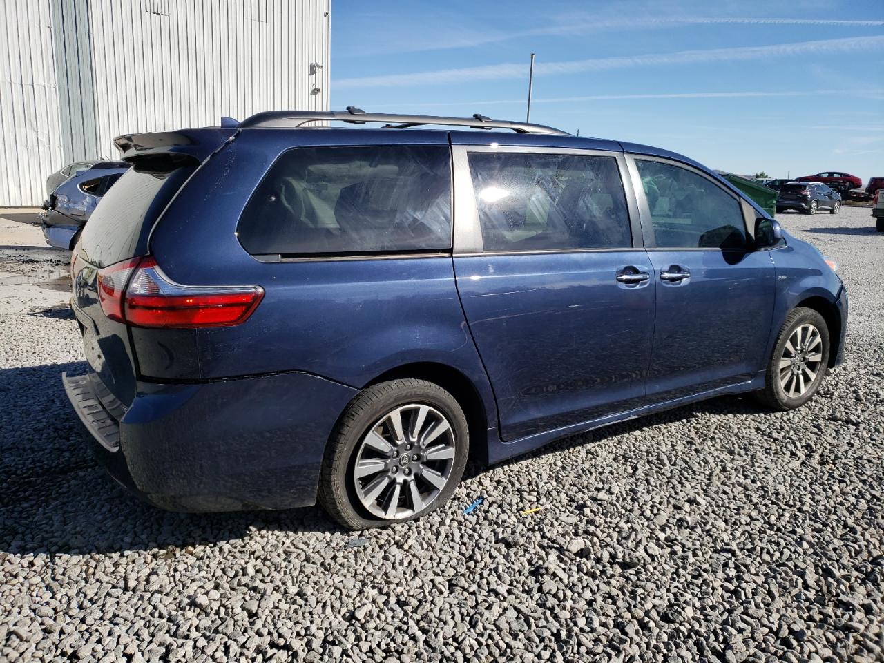 2020 Toyota Sienna VIN 5TDDZ3DC4LS244037 Copart auction photo, rear end / side damage thumbnail 3