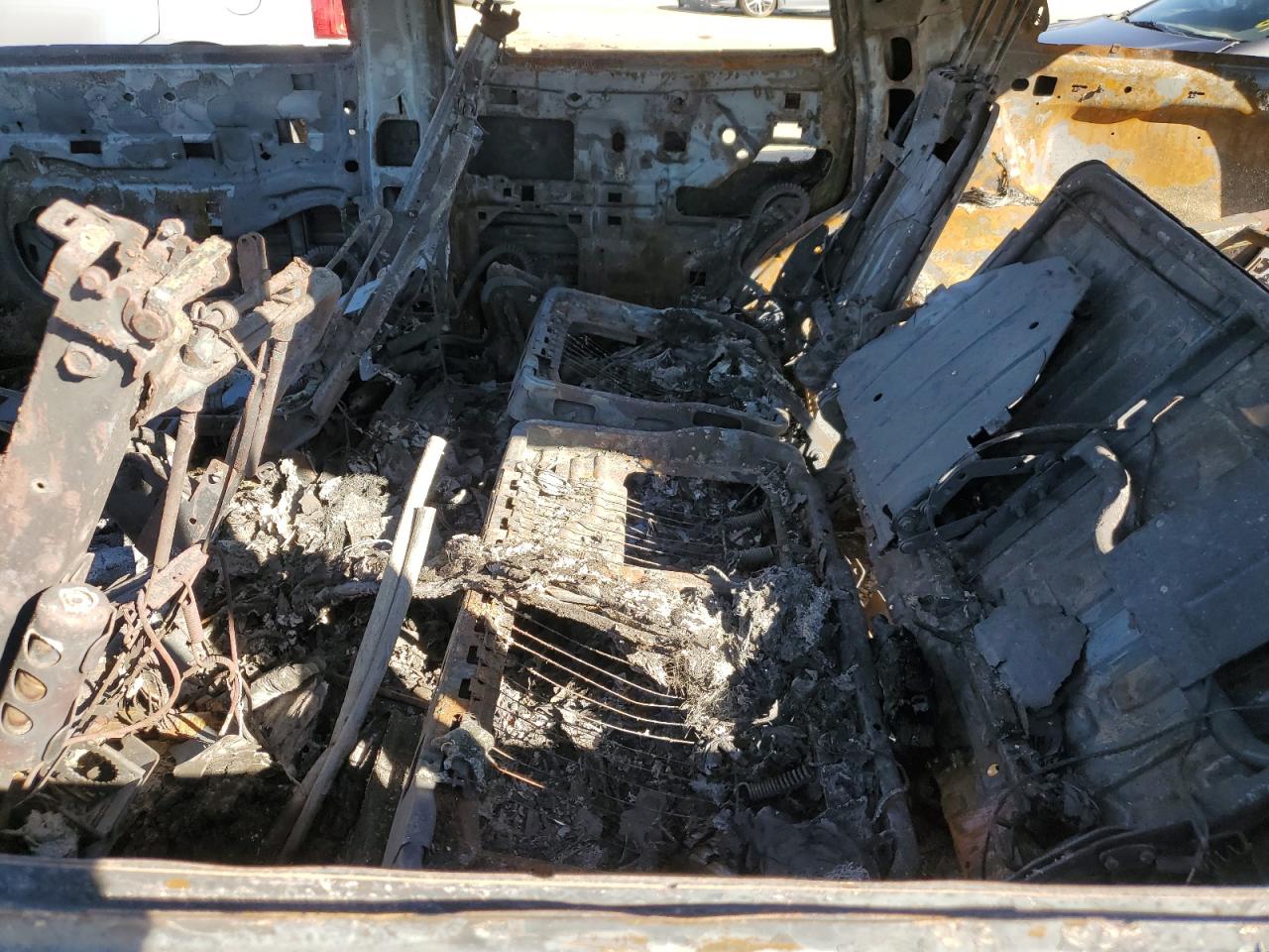2002 Cadillac Escalade VIN 1GYEK63N72R146429 Copart auction photo, burn damage thumbnail 10