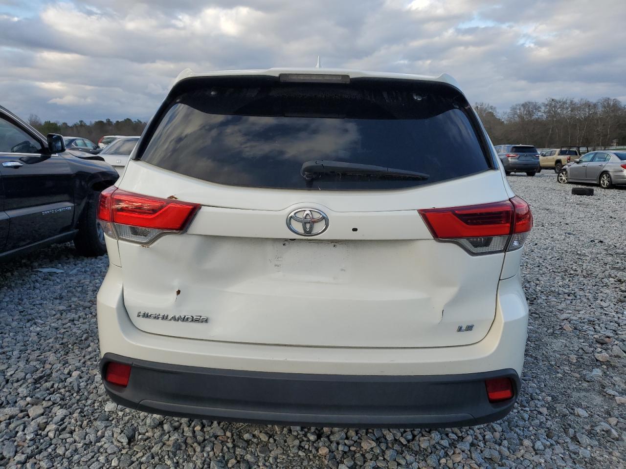 2017 Toyota Highlander VIN 5TDZZRFH0HS216048 Copart auction photo, front end damage thumbnail 6