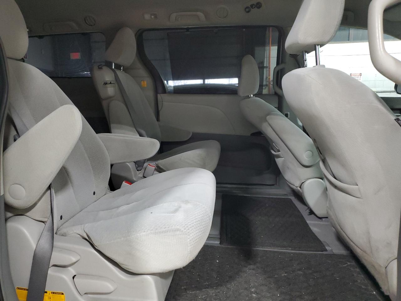 2011 Toyota Sienna VIN 5TDKK3DC5BS096717 Copart auction photo, mechanical / front end damage thumbnail 11