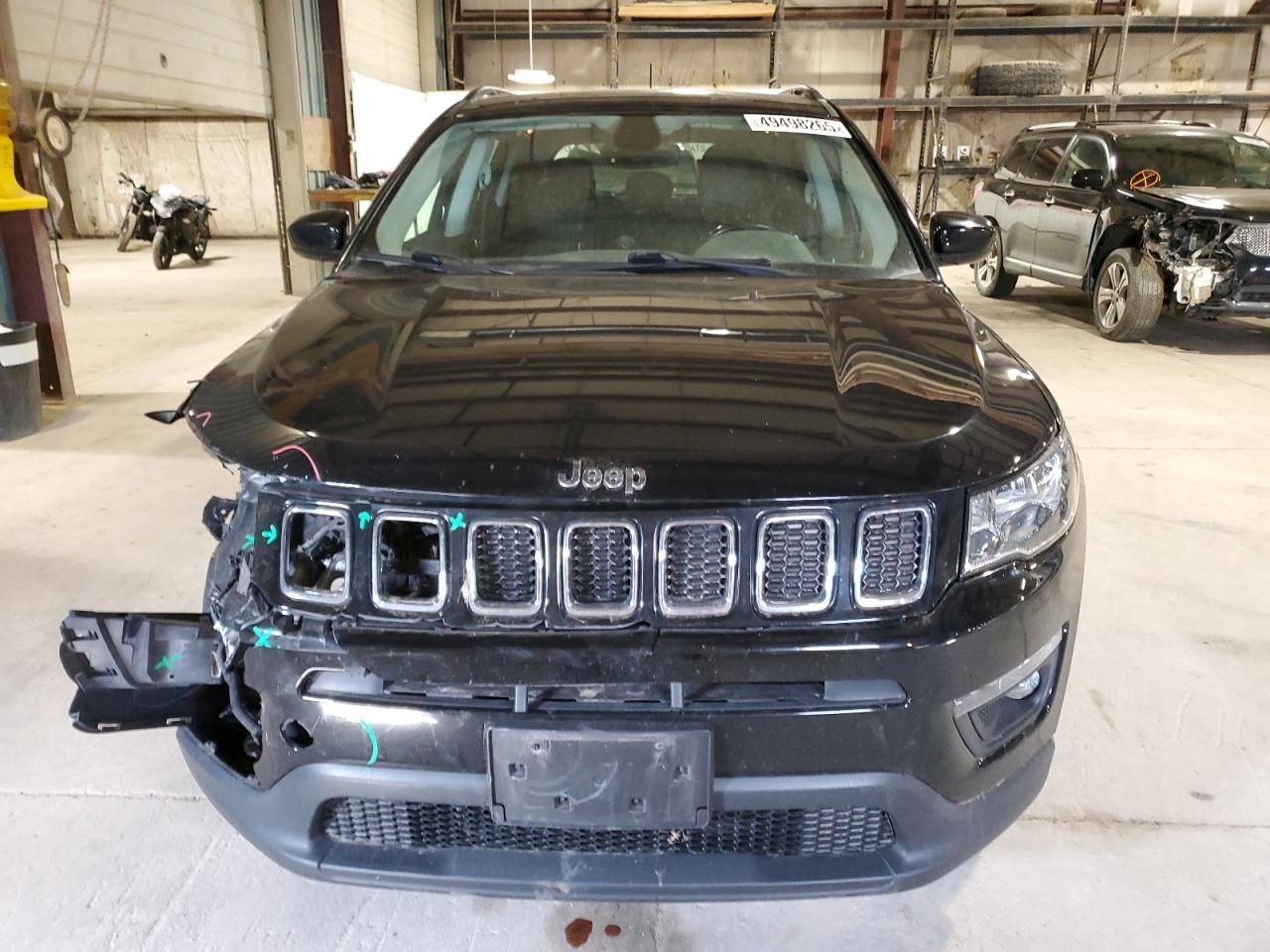 2018 Jeep Compass VIN 3C4NJDBB7JT320932 Copart auction photo, front end / minor dent/scratches damage thumbnail 5