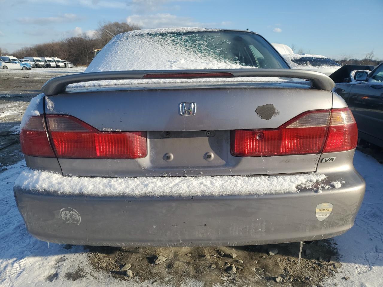2000 Honda Accord VIN 1HGCG1658YA065526 Copart auction photo, front end / side damage thumbnail 6