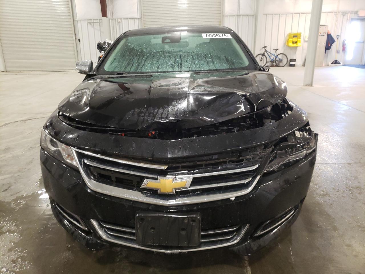 2017 Chevrolet Impala VIN 1G1145S36HU113557 Copart auction photo, front end / side damage thumbnail 5