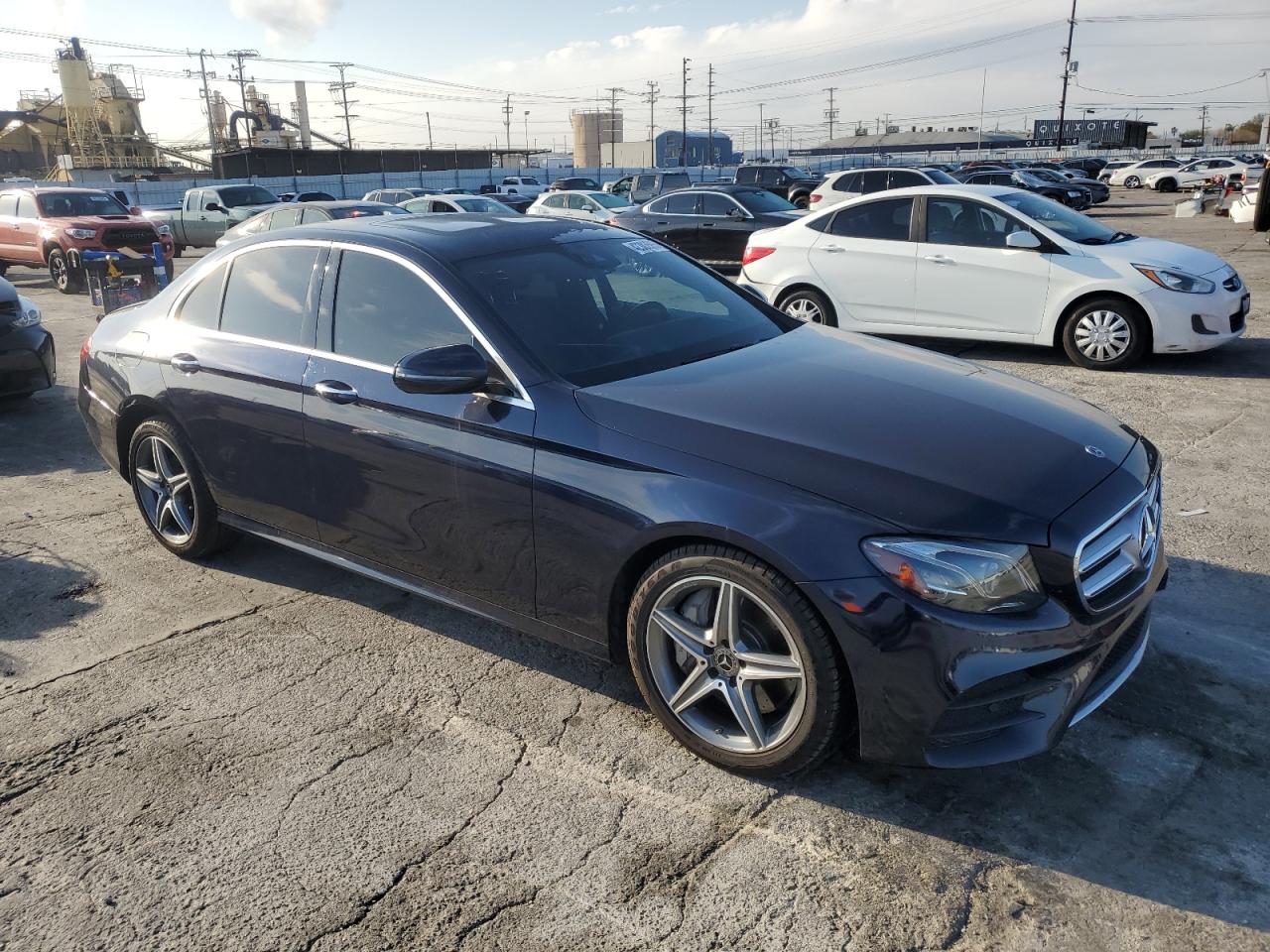2018 Mercedes-Benz E-klasse VIN WDDZF4JB0JA302922 Copart auction photo, side damage thumbnail 4