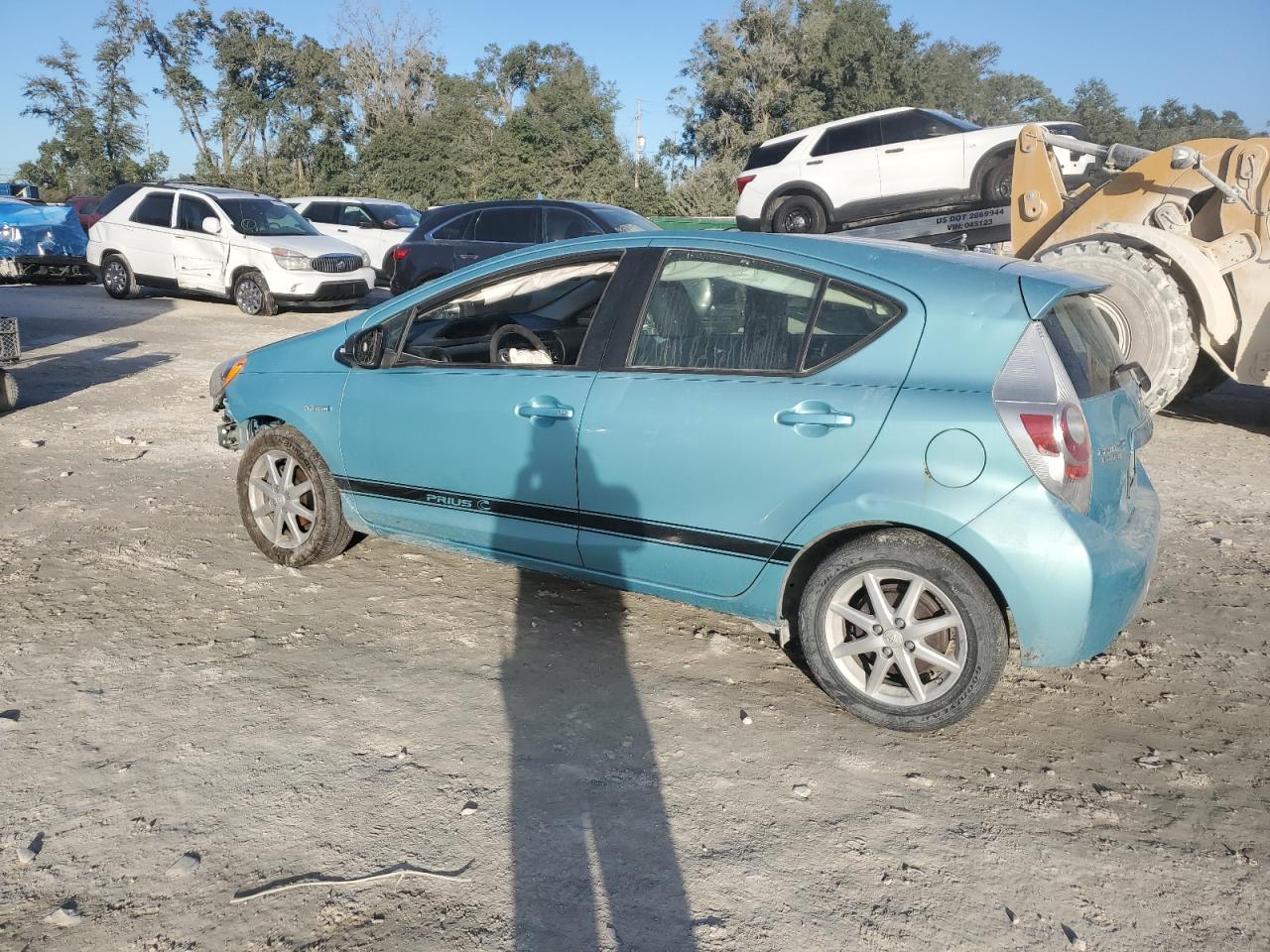 2014 Toyota Prius VIN JTDKDTB32E1075337 Copart auction photo, front end / minor dent/scratches damage thumbnail 2