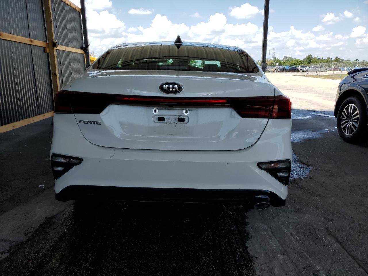 2021 KIA Forte VIN 3KPF24AD5ME329707 Copart auction photo, front end damage thumbnail 6