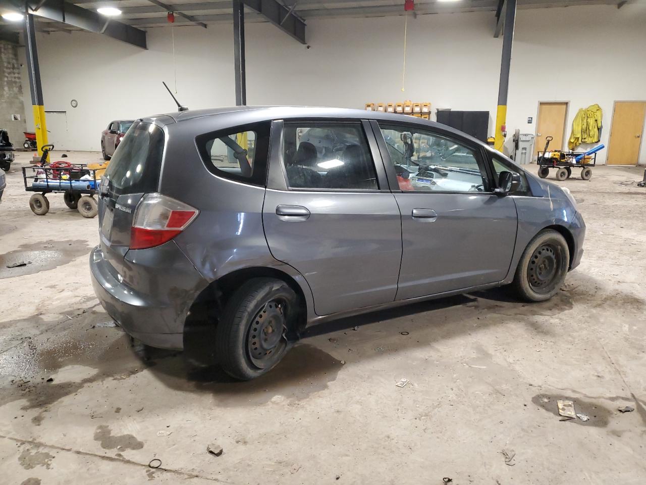 2013 Honda Fit VIN JHMGE8H31DC000881 Copart auction photo, rear end damage thumbnail 3