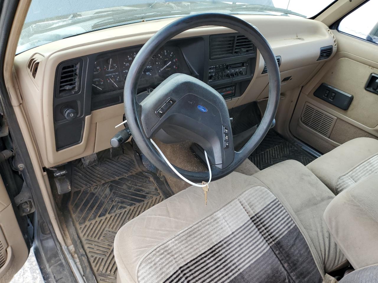 1991 Ford Ranger VIN 1FTCR14X4MPB18730 Copart auction photo, rear end / minor dent/scratches damage thumbnail 8