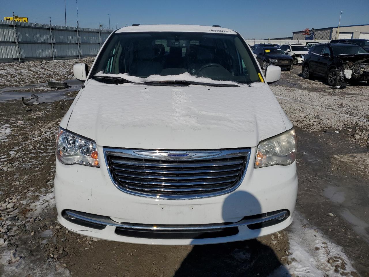 2014 Chrysler Town & Country VIN 2C4RC1BG7ER113116 Copart auction photo, front end / side damage thumbnail 5