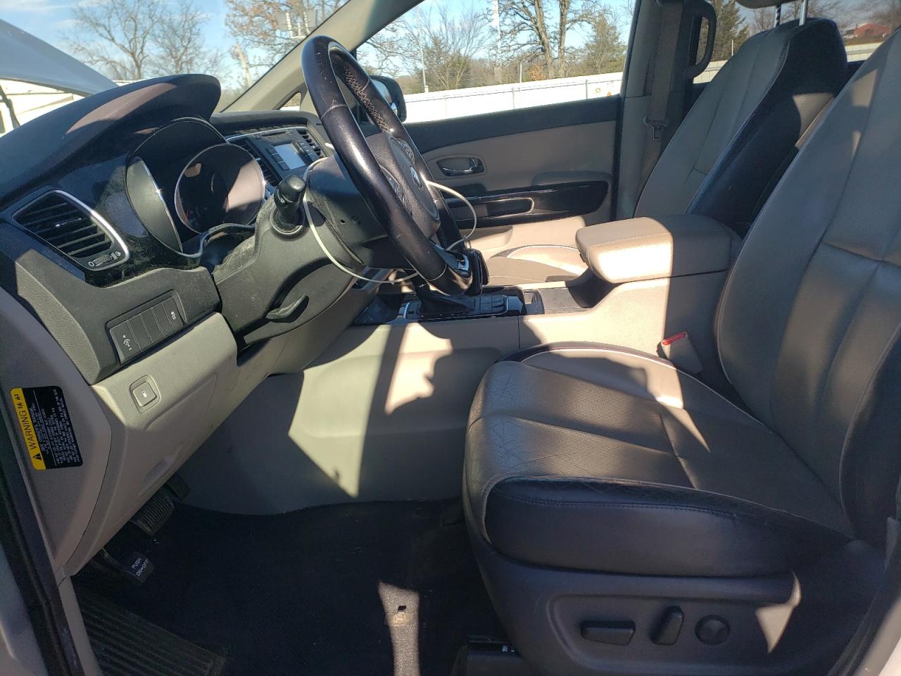 2016 KIA Sedona VIN KNDMC5C19G6110854 Copart auction photo, rear end damage thumbnail 7