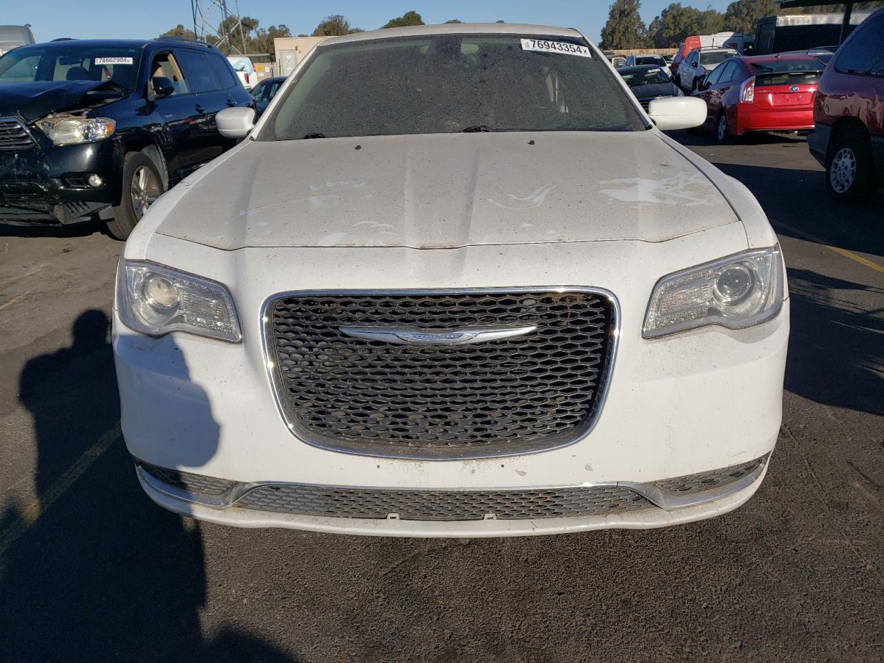 2015 Chrysler 300 VIN 2C3CCAAG3FH859341 Copart auction photo, side / rear end damage thumbnail 4