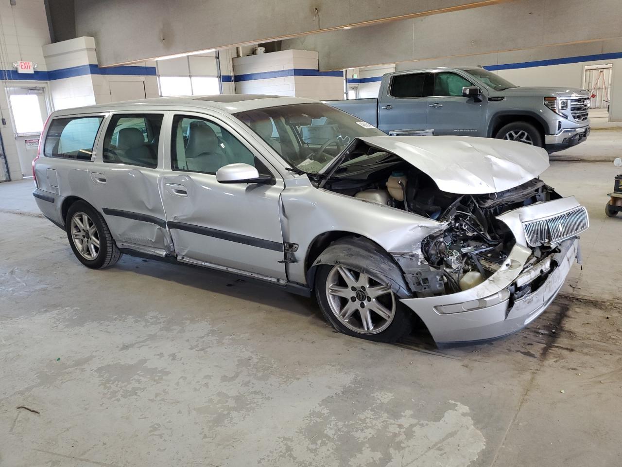 2004 Volvo V70 VIN YV1SW59VX42427080 Copart auction photo, side / front end damage thumbnail 4