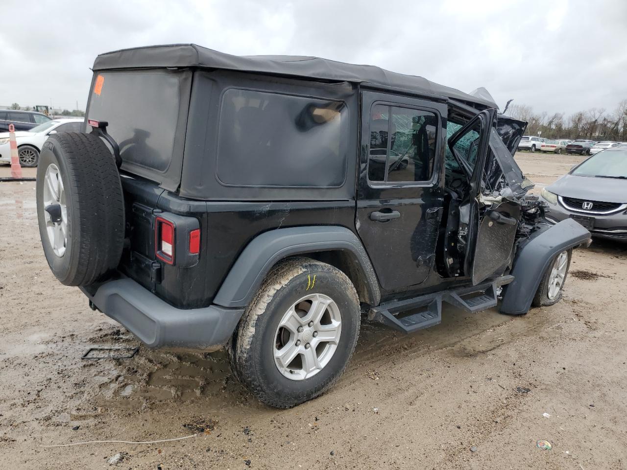 2018 Jeep Wrangler VIN 1C4HJXDG7JW166675 Copart auction photo, front end / side damage thumbnail 3