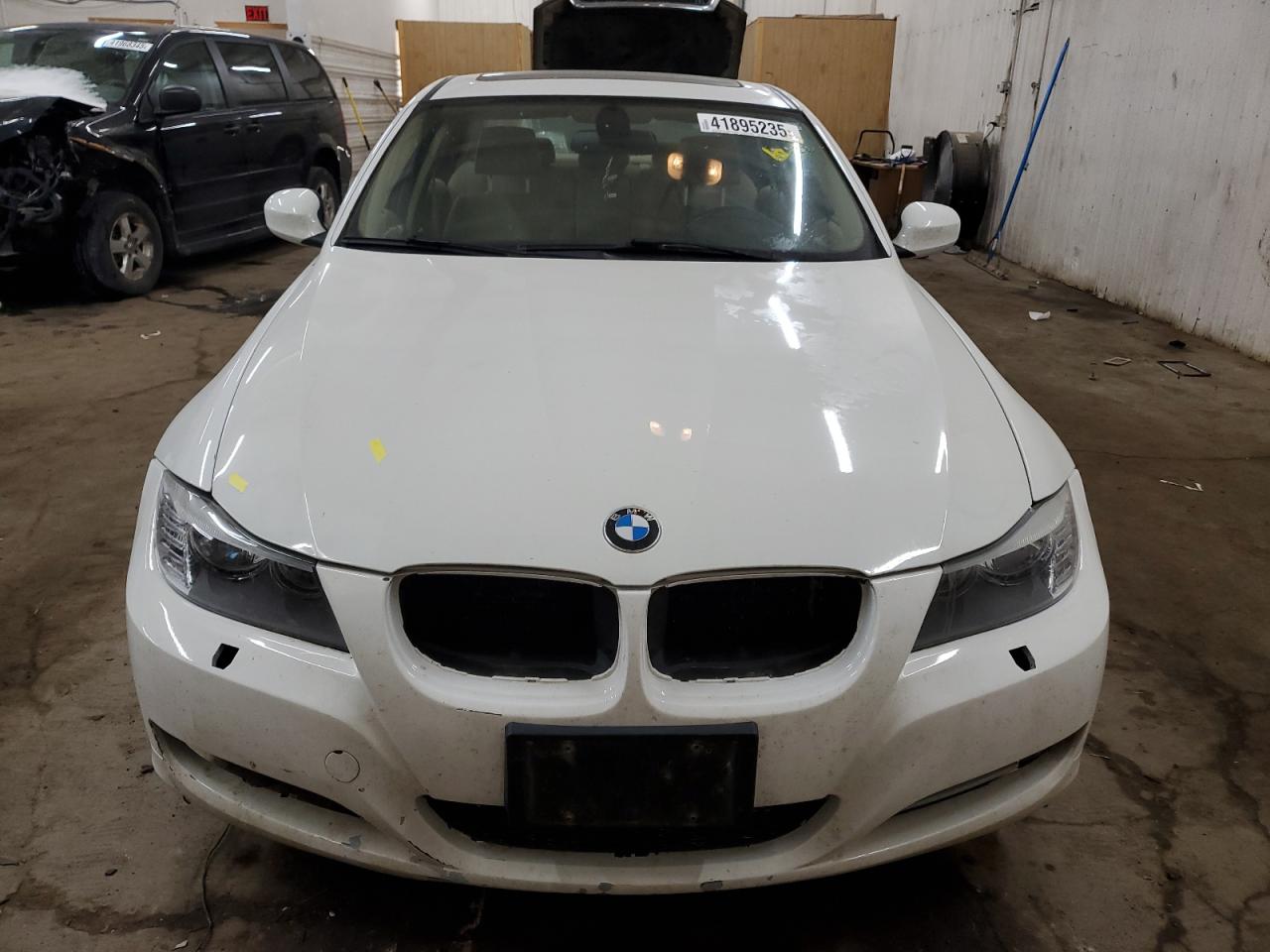 2010 BMW 3er VIN WBAPK5C57AA652782 Copart auction photo, all over damage thumbnail 5