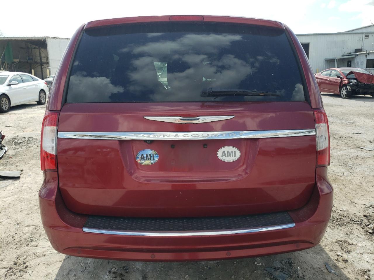 2013 Chrysler Town & Country VIN 2C4RC1CG3DR660803 Copart auction photo, front end / side damage thumbnail 6
