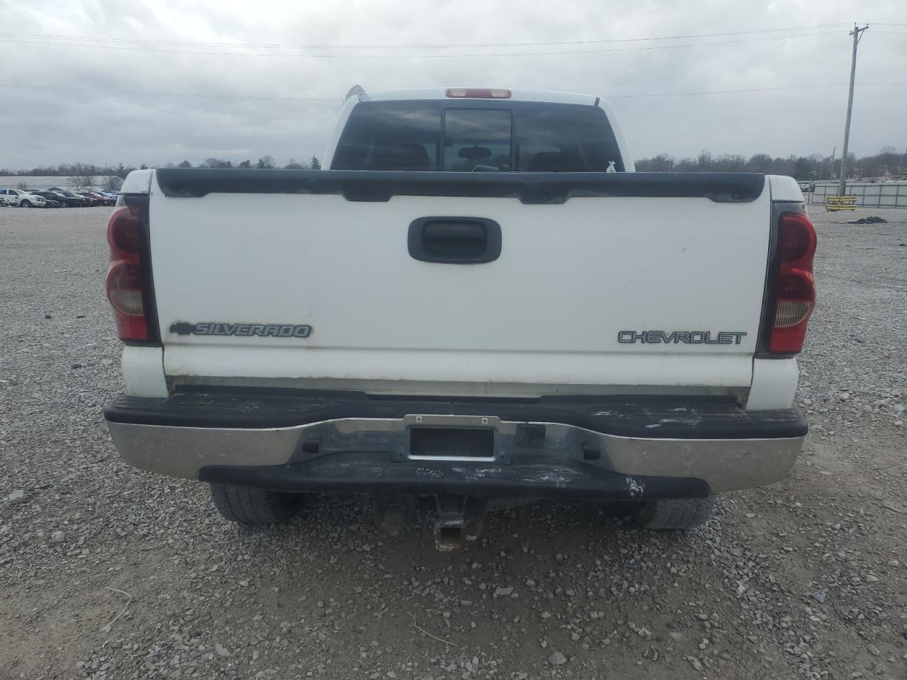 2005 Chevrolet Silverado VIN 1GCHK29U75E164810 Copart auction photo, side / rear end damage thumbnail 6