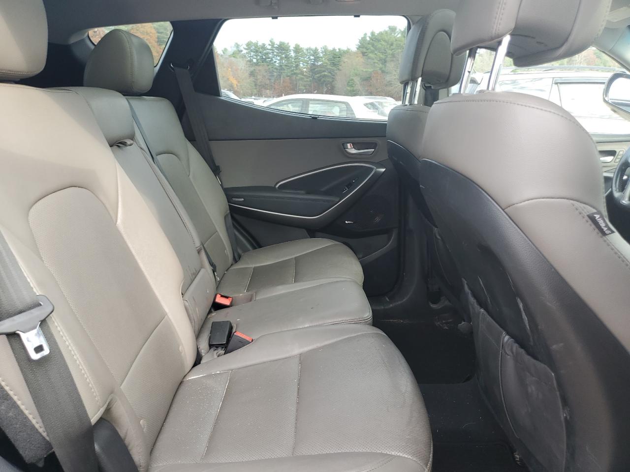 2017 Hyundai Santa Fe VIN 5XYZU3LB8HG400307 Copart auction photo, minor dent/scratches damage thumbnail 11