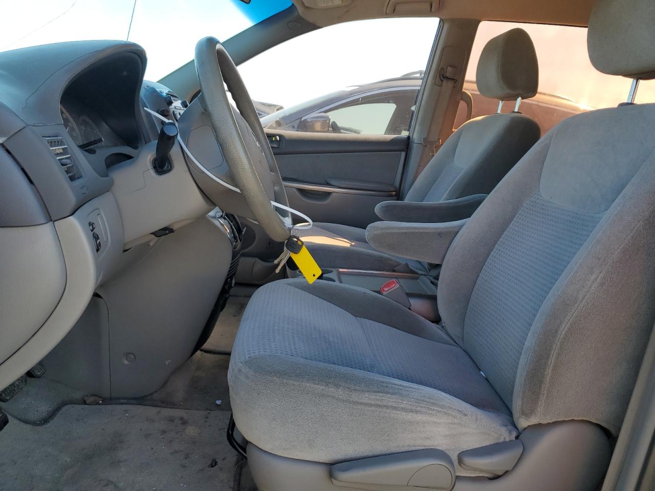 2010 Toyota Sienna VIN 5TDKK4CC4AS336409 Copart auction photo, rear end / minor dent/scratches damage thumbnail 7