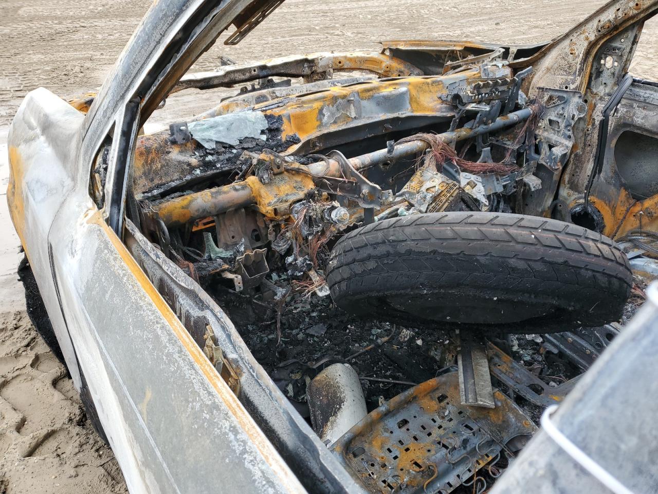 2011 Honda Pilot VIN 5FNYF4H95BB037156 Copart auction photo, burn damage thumbnail 8