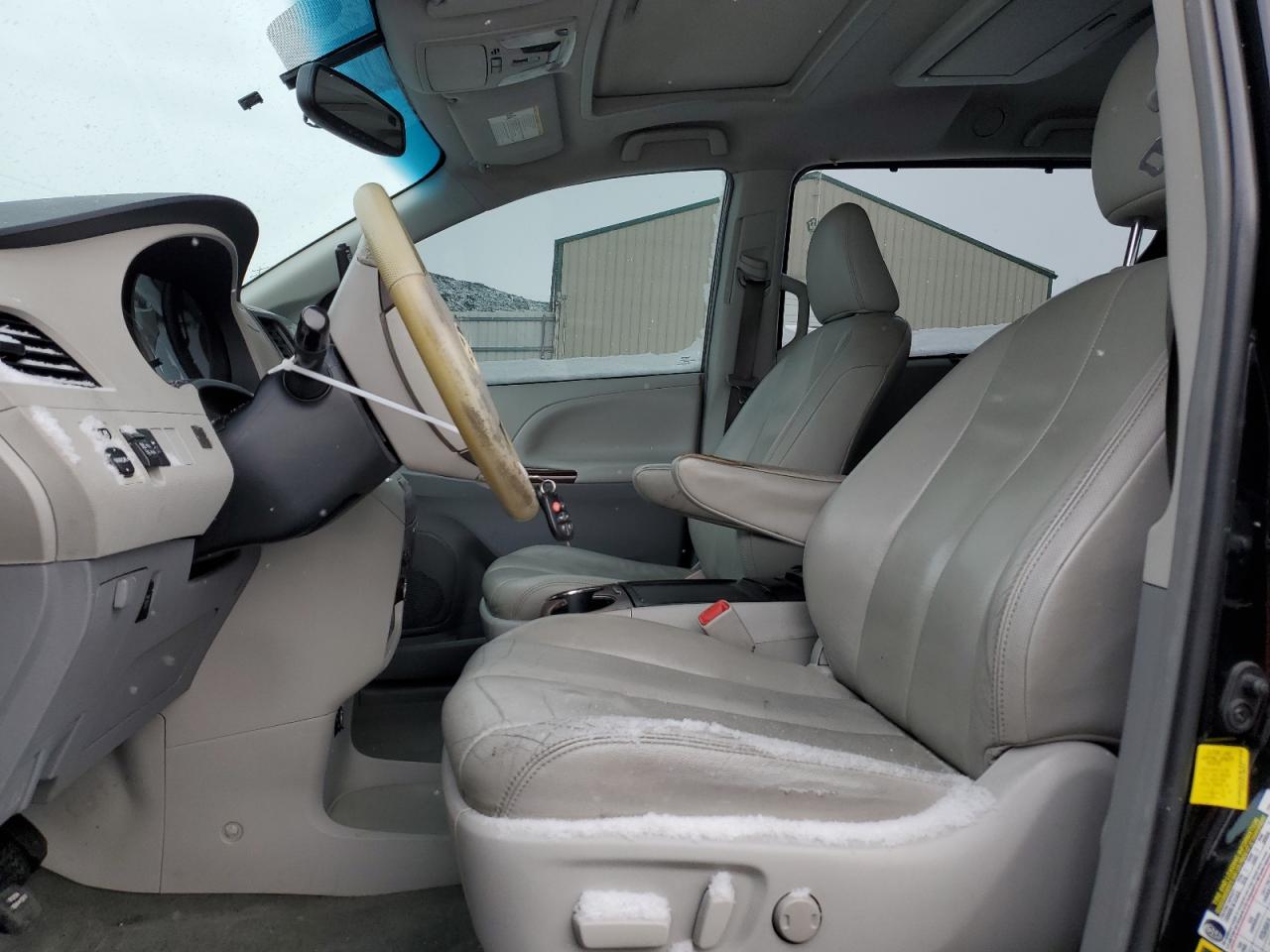 2012 Toyota Sienna VIN 5TDDK3DC9CS044534 Copart auction photo, front end damage thumbnail 7
