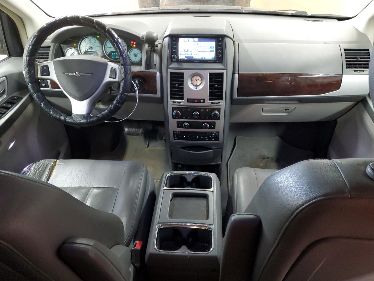 2010 Chrysler Town & Country VIN 2A4RR5DX3AR124377 Copart auction photo, all over / undercarriage damage thumbnail 8