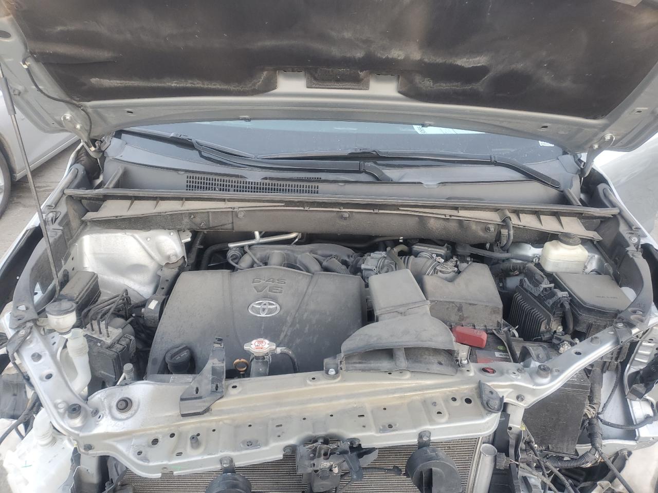 2018 Toyota Highlander VIN 5TDKZRFH1JS544392 Copart auction photo, front end damage thumbnail 12