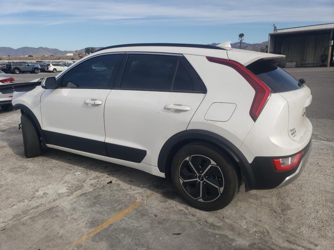 2023 KIA Niro VIN KNDCR3LE2P5073492 Copart auction photo, front end damage thumbnail 2
