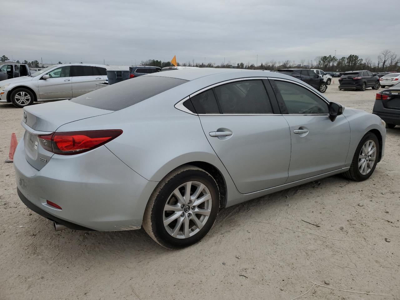 2016 Mazda 6 VIN JM1GJ1U5XG1411935 Copart auction photo, normal wear / minor dent/scratches damage thumbnail 3