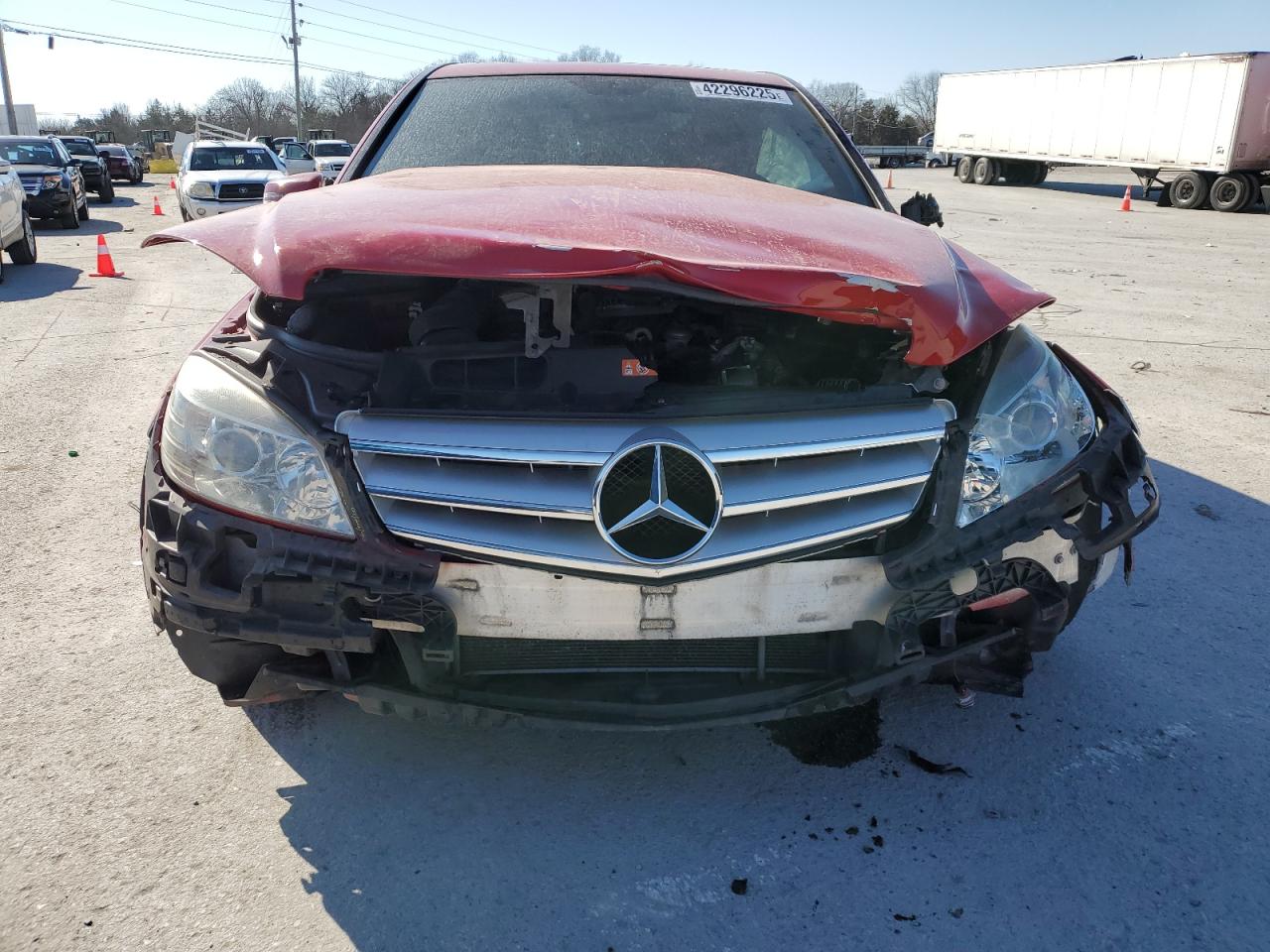 2010 Mercedes-Benz C-klasse VIN WDDGF8BB1AR124601 Copart auction photo, front end damage thumbnail 5