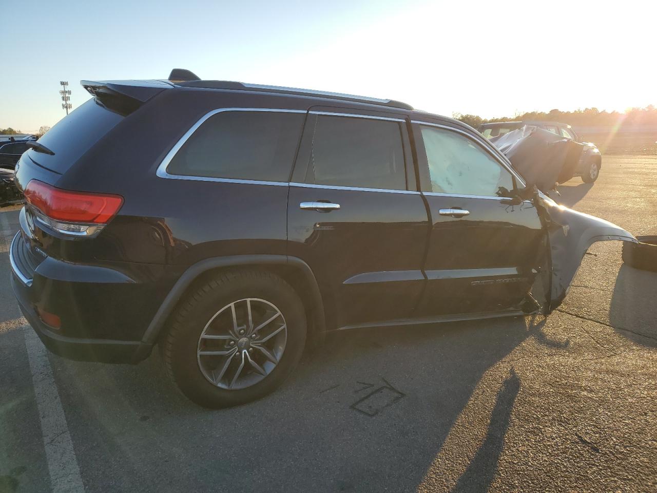 2017 Jeep Grand Cherokee VIN 1C4RJFBG7HC866290 Copart auction photo, front end / side damage thumbnail 3