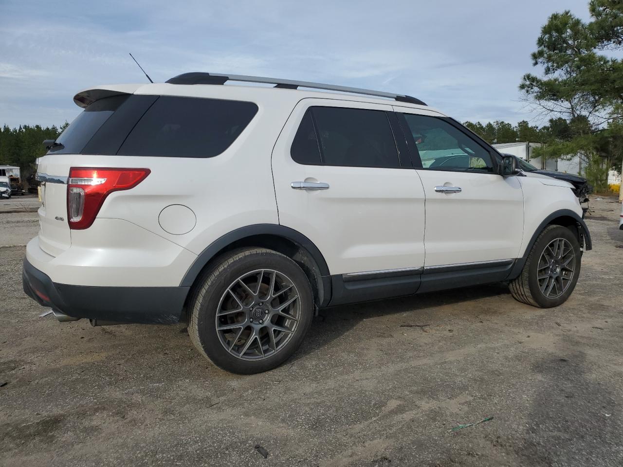2014 Ford Explorer VIN 1FM5K8D86EGC43658 Copart auction photo, front end damage thumbnail 3