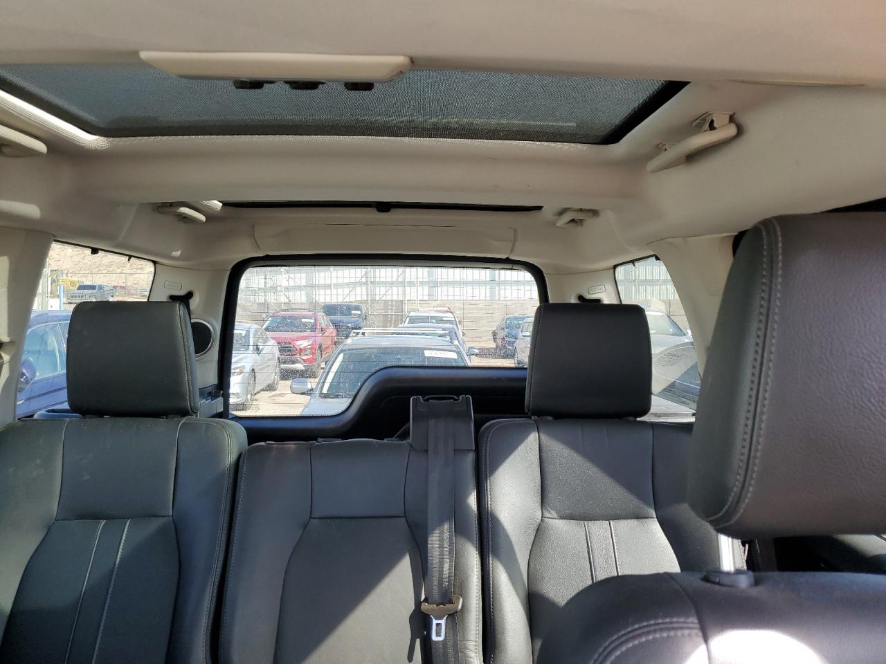 2016 Land Rover LR4 VIN SALAG2V61GA829066 Copart auction photo, rear end damage thumbnail 10