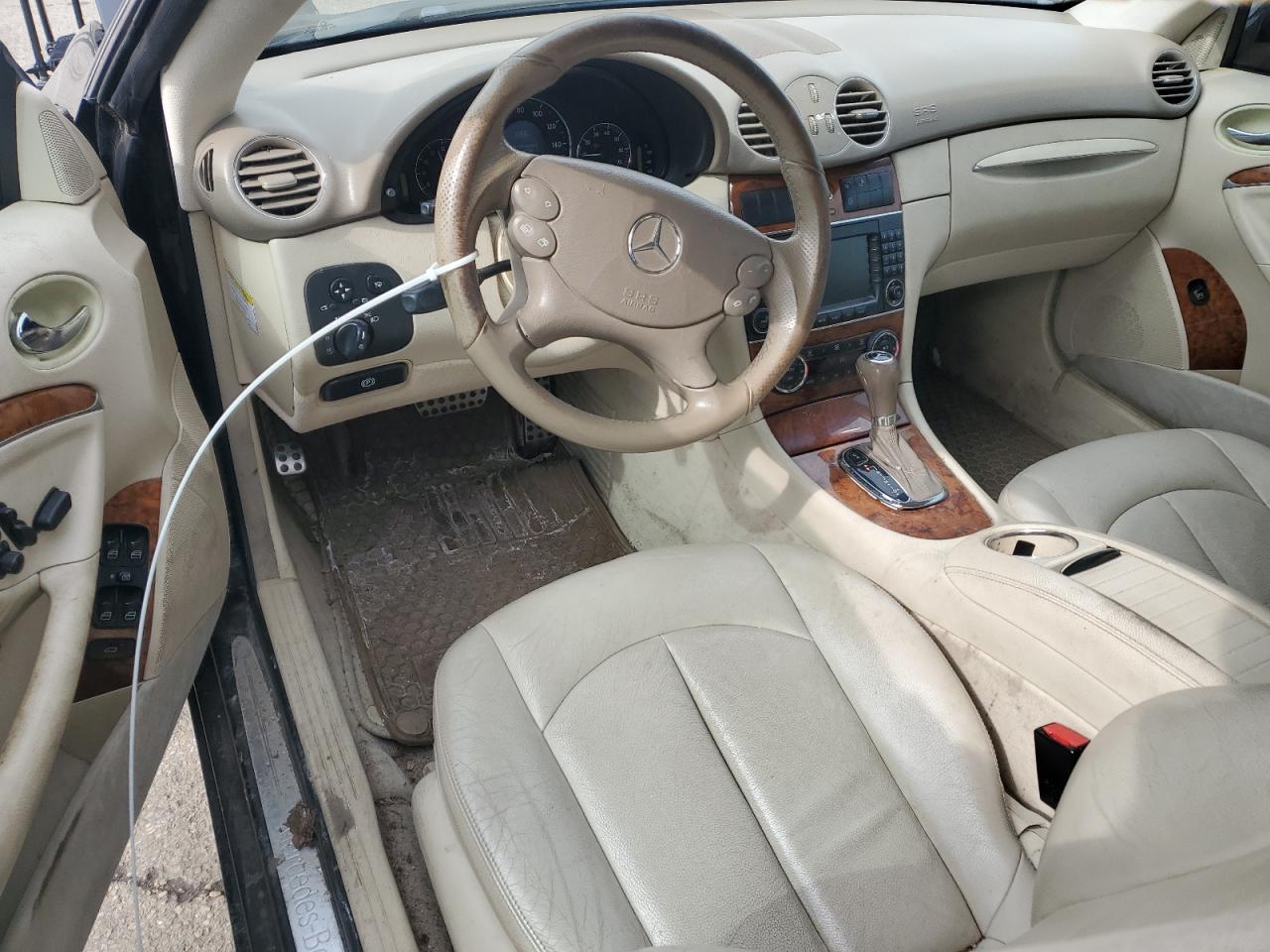 2007 Mercedes-Benz CLK-klasse VIN WDBTJ72HX7F216515 Copart auction photo, minor dent/scratches damage thumbnail 8