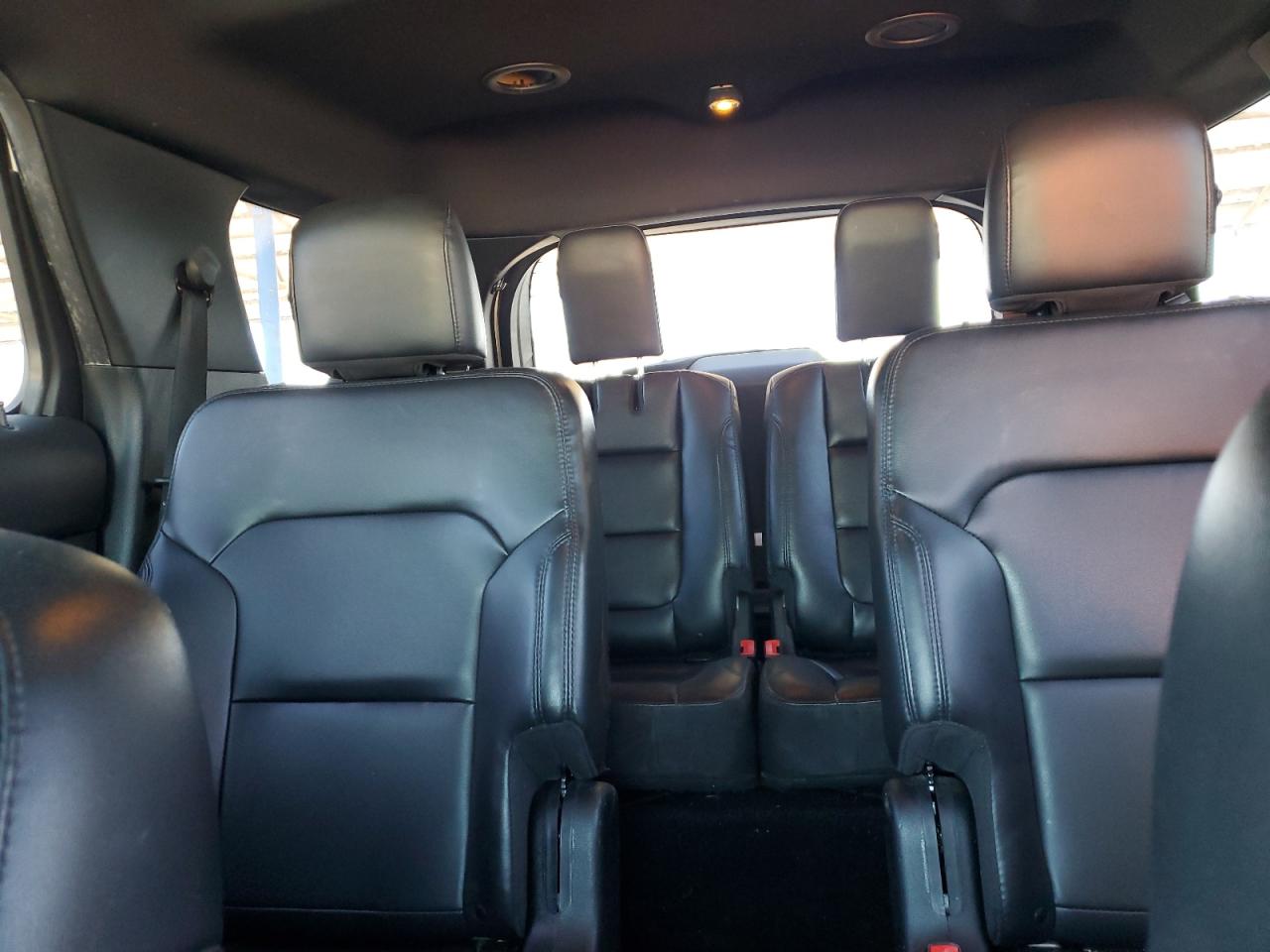 2019 Ford Explorer VIN 1FM5K7D82KGA44337 Copart auction photo, side / rear end damage thumbnail 10