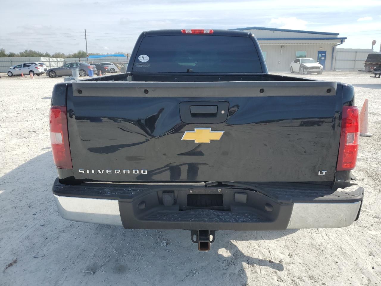 2012 Chevrolet Silverado VIN 1GCRKSE71CZ123177 Copart auction photo, side / rear end damage thumbnail 6