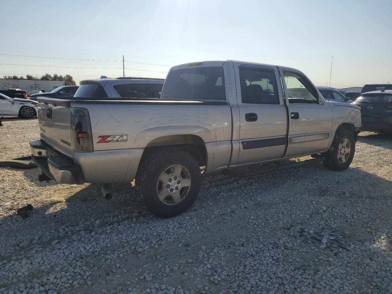 2004 Chevrolet Silverado VIN 2GCEK13T541430662 Copart auction photo, all over damage thumbnail 3