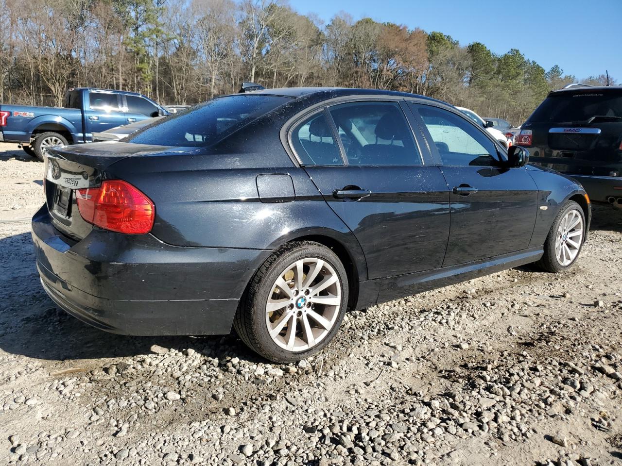 2011 BMW 3er VIN WBAPH7G52BNN05378 Copart auction photo, rear end damage thumbnail 3